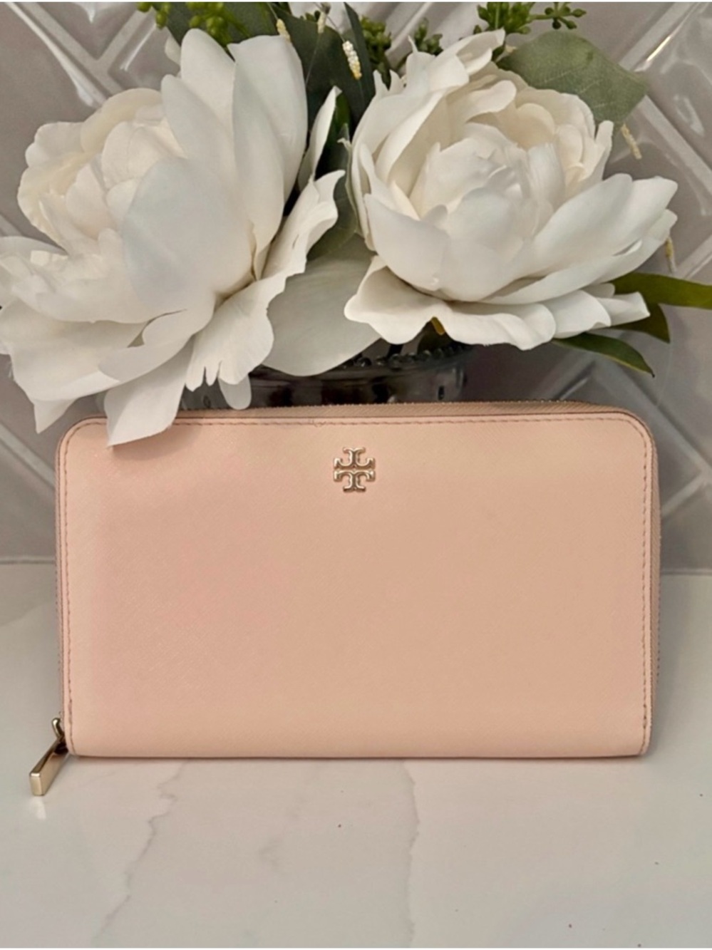 TORY BURCH Saffiano Leather Continental Wallet - Picture 12 of 12